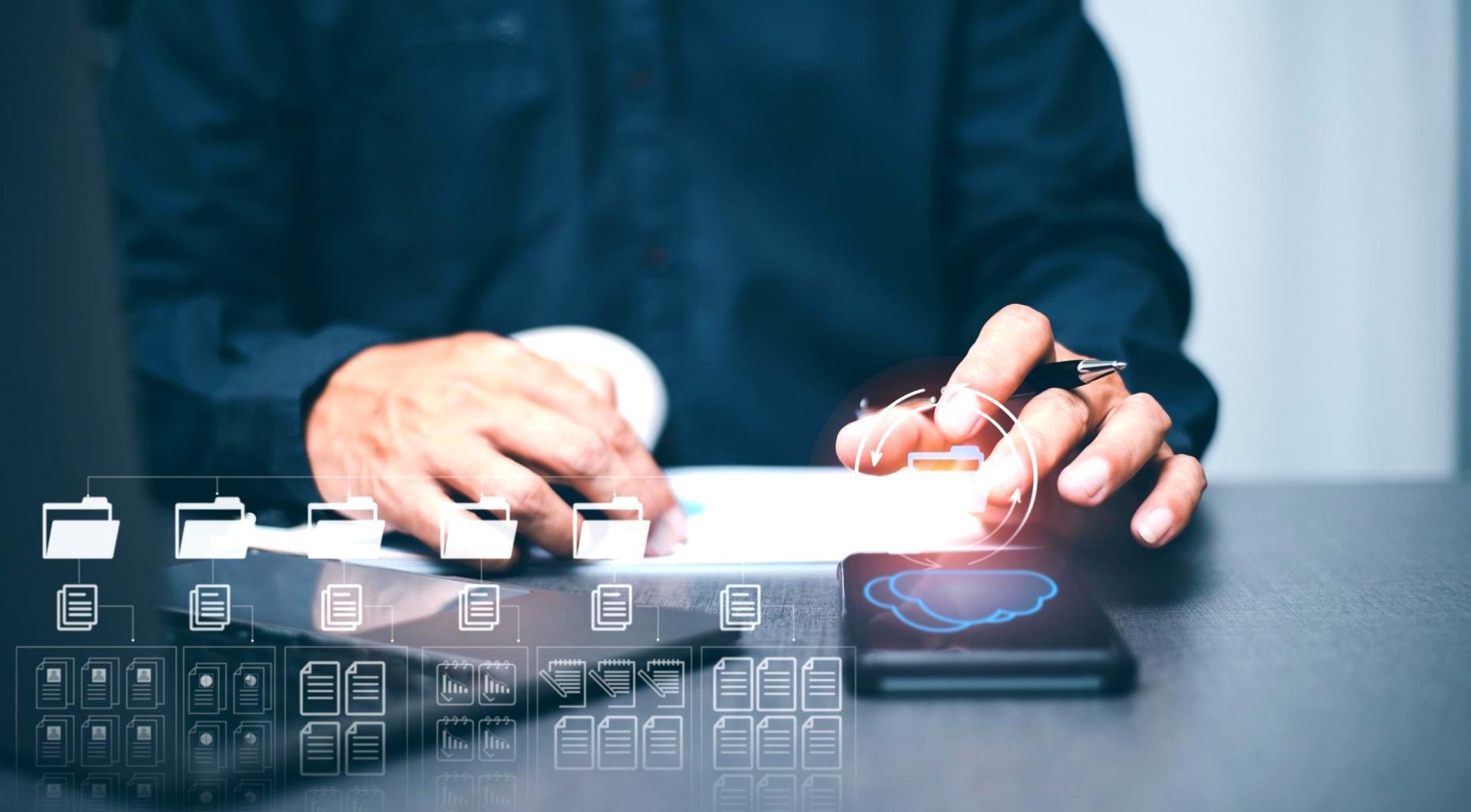 Workshop-Teilnehmer bei praktischer KI-Übung